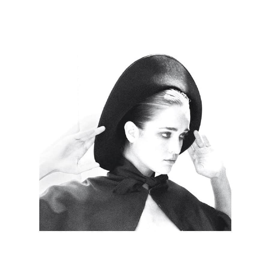 ケイト・ハリソンのインスタグラム：「A favorite. W @eliot_lee_hazel」