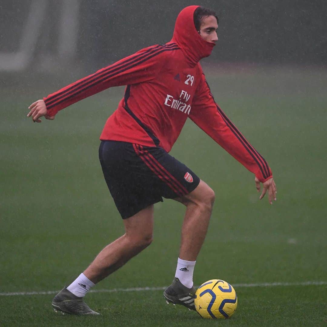 アーセナルFCさんのインスタグラム写真 - (アーセナルFCInstagram)「🌧 rain or shine, we go to work  #ARSCRY #Arsenal #premierleague #Guendouzi #Aubameyang #Pepe #Ceballos #Martinelli #DavidLuiz」10月27日 2時42分 - arsenal