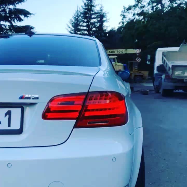 ミハル・チェシカのインスタグラム：「#m3 #soon #cemis @george_m3_ @offroadvitek88」