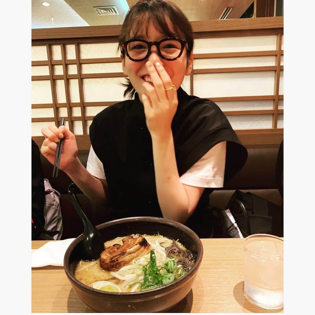 飯豊まりえさんのインスタグラム写真 - (飯豊まりえInstagram)「熊本ラーメン🍜🍜🍜🍜 #私服」10月27日 12時35分 - marie_iitoyo