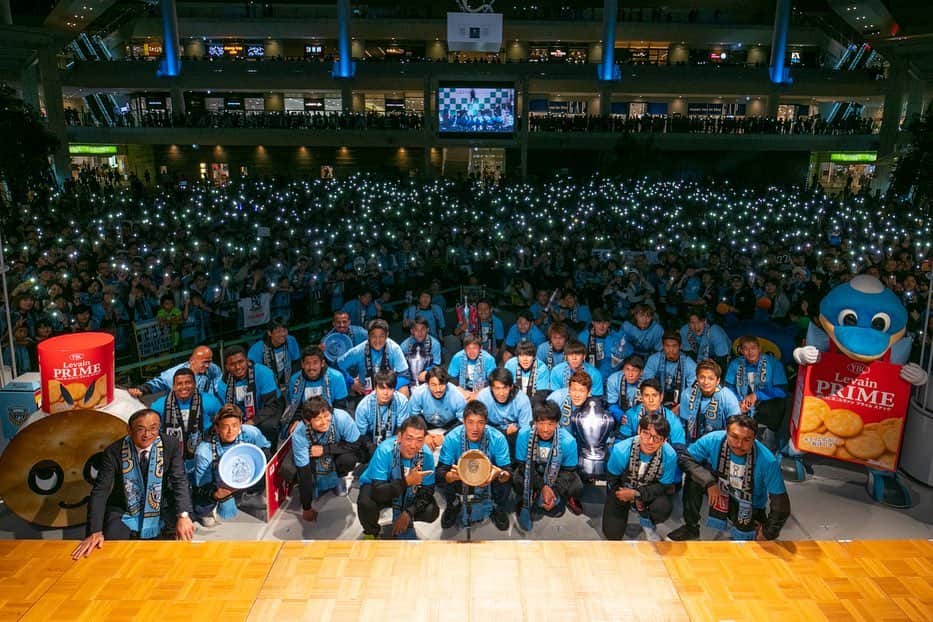 馬渡和彰さんのインスタグラム写真 - (馬渡和彰Instagram)「・ ルヴァン杯優勝しました。 あの時間を仲間とサポーターと家族と共有できて最高でした。  ブログも更新しました。」10月27日 12時47分 - kazuaki_mawatari