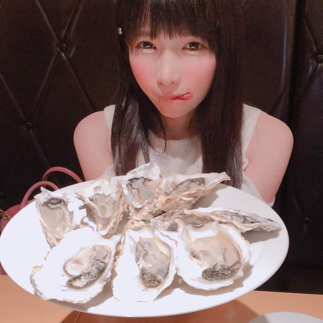 もえのあずきさんのインスタグラム写真 - (もえのあずきInstagram)「生牡蠣食べ放題😋 #生牡蠣#生牡蠣食べ放題 #生牡蠣大好き #rawoysters #rawoyster #allyoucaneat#oysters #japanesefood #japanesegirl」10月27日 12時59分 - moeazukitty