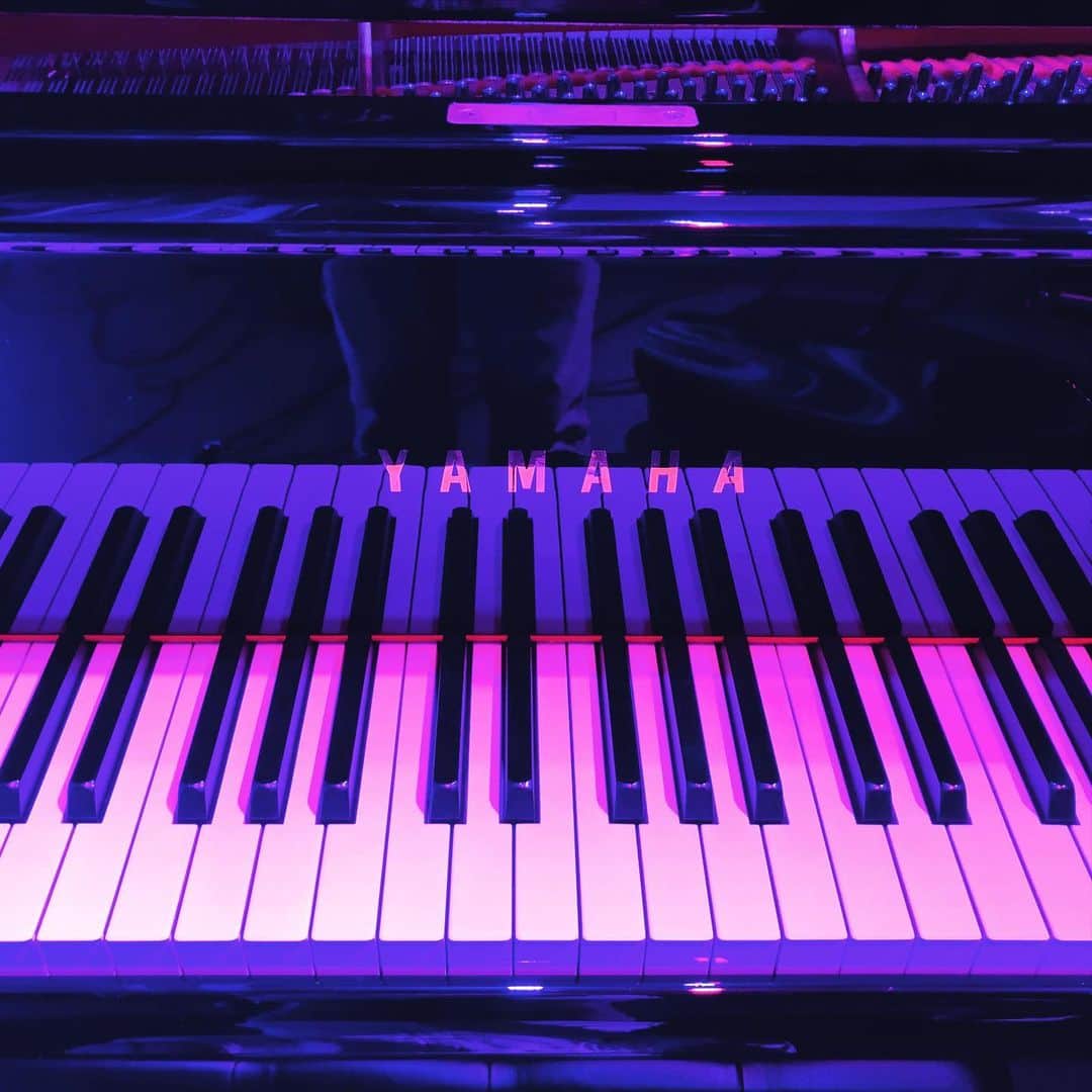 上杉洋史のインスタグラム：「6264200 CFIISA #piano #yamaha #venue #todayspiano #instapiano #pianophotography #iwasakihiromi #concert」