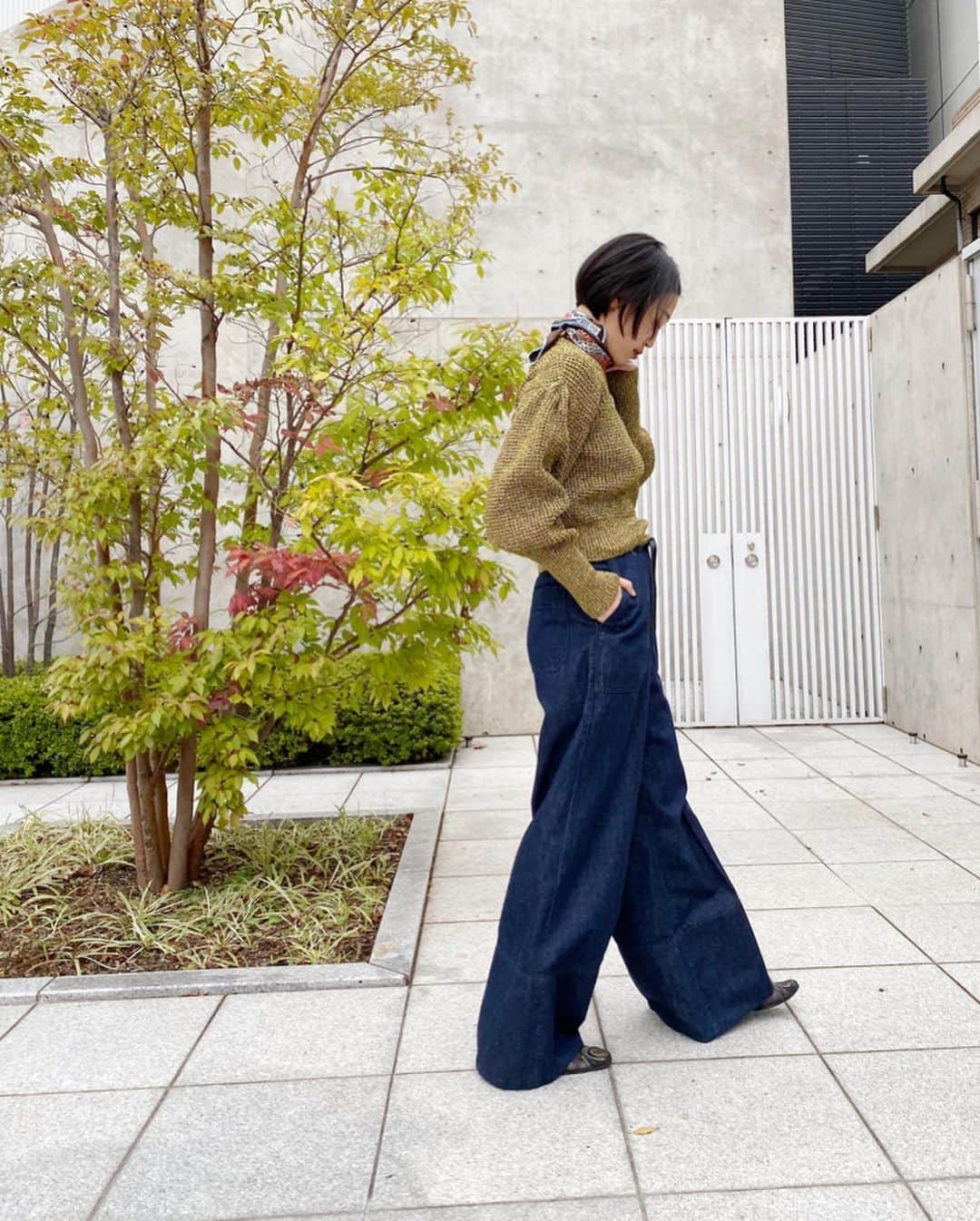 ジョンブルさんのインスタグラム写真 - (ジョンブルInstagram)「. JOHNBULL DENIM ﻿ ﻿ ﻿ DENIM WEARING OUTFIT #johnbulldenim﻿ ﻿ オンラインストアよりデニムの着回し特集ブログを更新！﻿ womens定番デニム3アイテムを、2コーデずつ合計6コーデをご紹介♪﻿ ﻿ 是非、冬のデニムスタイルのご参考に！！﻿ ﻿ ﻿ 着回しブログ⇒https://www.privatelabo.jp/contents/?p=1525199﻿ ※instagramストーリーズ/ハイライトからもご覧いただけます。﻿ ﻿ ﻿ ﻿ ﻿ JOHNBULL denim﻿ lot.ZP010_111 / ¥15,000(＋tax)﻿ ⇒https://www.privatelabo.jp/item/27284952.html﻿ ﻿ ﻿ SOLOTRE knit﻿ lot.M3818 / ¥15,600(＋tax)﻿ ﻿ ﻿ ﻿ ﻿ スタッフ身長：160cm　/　サイズ：トップスF/パンツM﻿ ﻿ ﻿ ﻿ ﻿ #johnbull #johnbullprivatelabo #johnbullonlinestore #johnbulldenim #denim #jeans #denimfashion #johnbullfeature #feature #2019fw ﻿ #ジョンブル #ジョンブルプライベートラボ #ジョンブルオンラインストア #ジョンブルデニム #デニム #ジーンズ #デニムファッション #岡山デニム #児島デニム #ジョンブル特集 #特集公開 #2019秋冬」10月27日 13時22分 - johnbull_private_labo