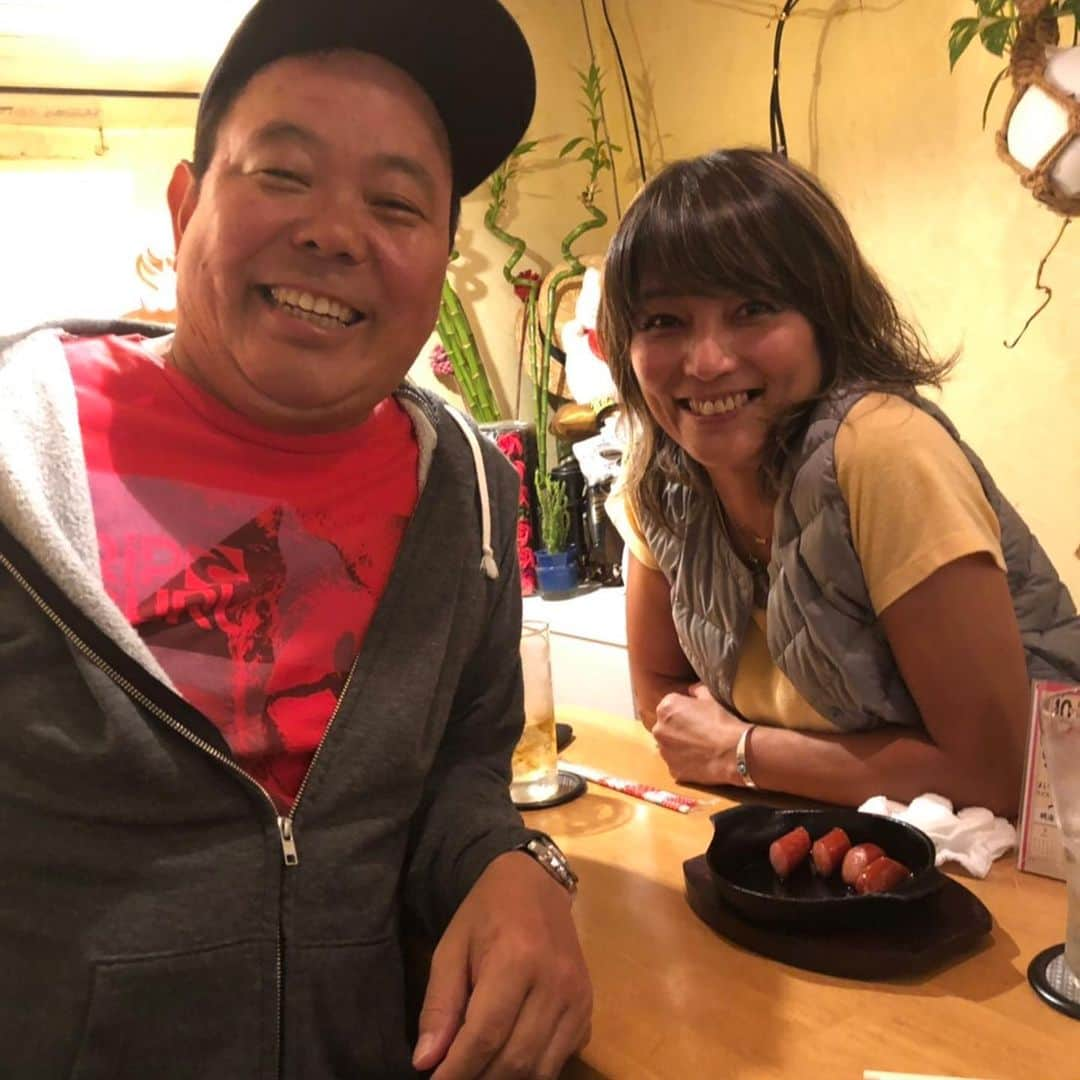 ほんこんさんのインスタグラム写真 - (ほんこんInstagram)「お好み焼き食べて 家呑みして 三人で昼から飲んでました。最後にBAR お好み焼きの研究を 海蔵の新メニューを考え中 #bar #昼飲み #家呑み #ほんこん #海蔵kaizou  #海蔵」10月27日 13時42分 - hongkong2015_4_9