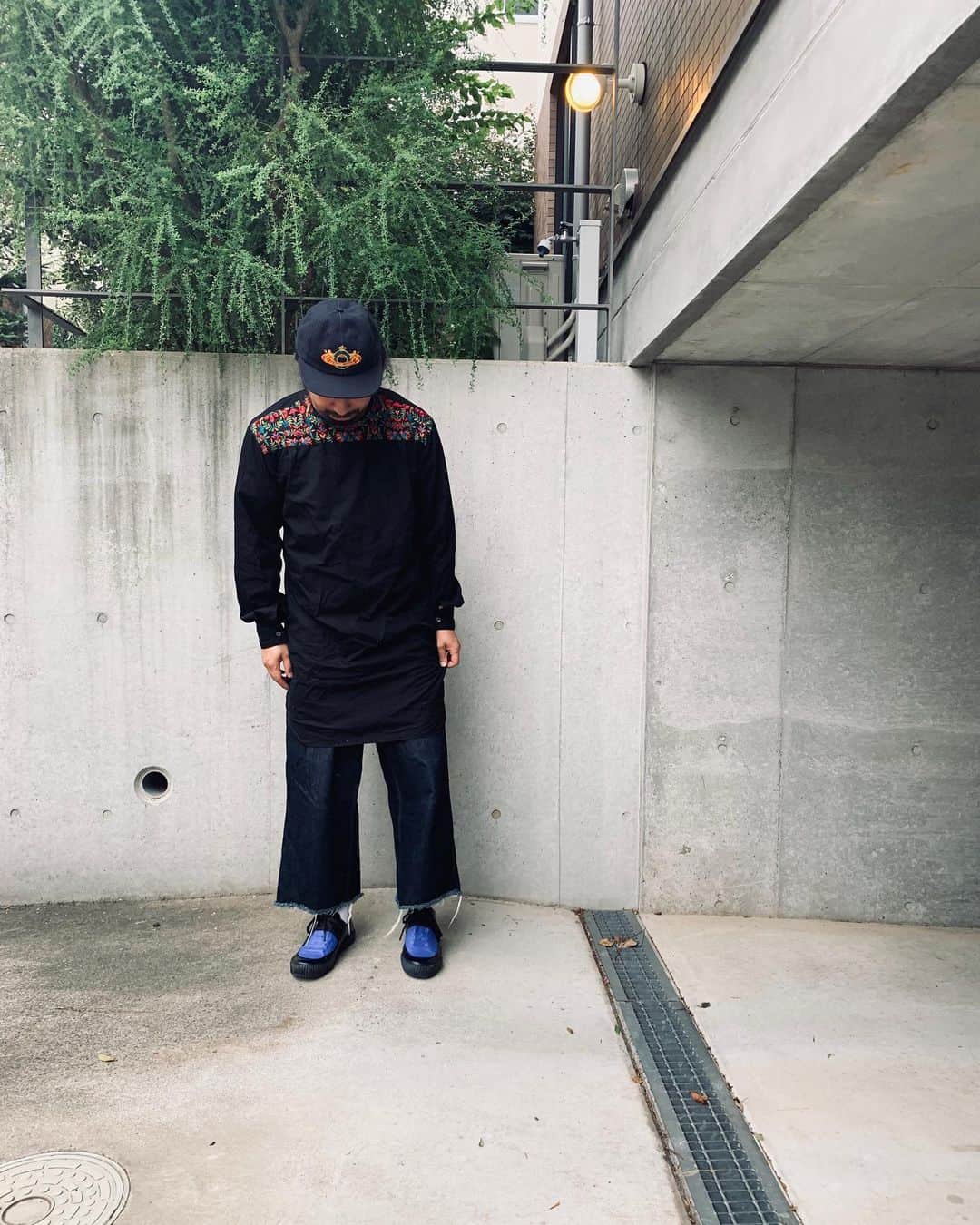 のインスタグラム：「Sunday.  #longhairoldschool #ootd #me #outfit #mood #l4l #f4f #服 #刺繍 #coordinate #mensblog #mensfashion #wear」