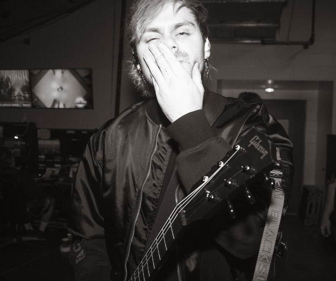 マイケル・クリフォードのインスタグラム：「I truly do not know what to caption this」