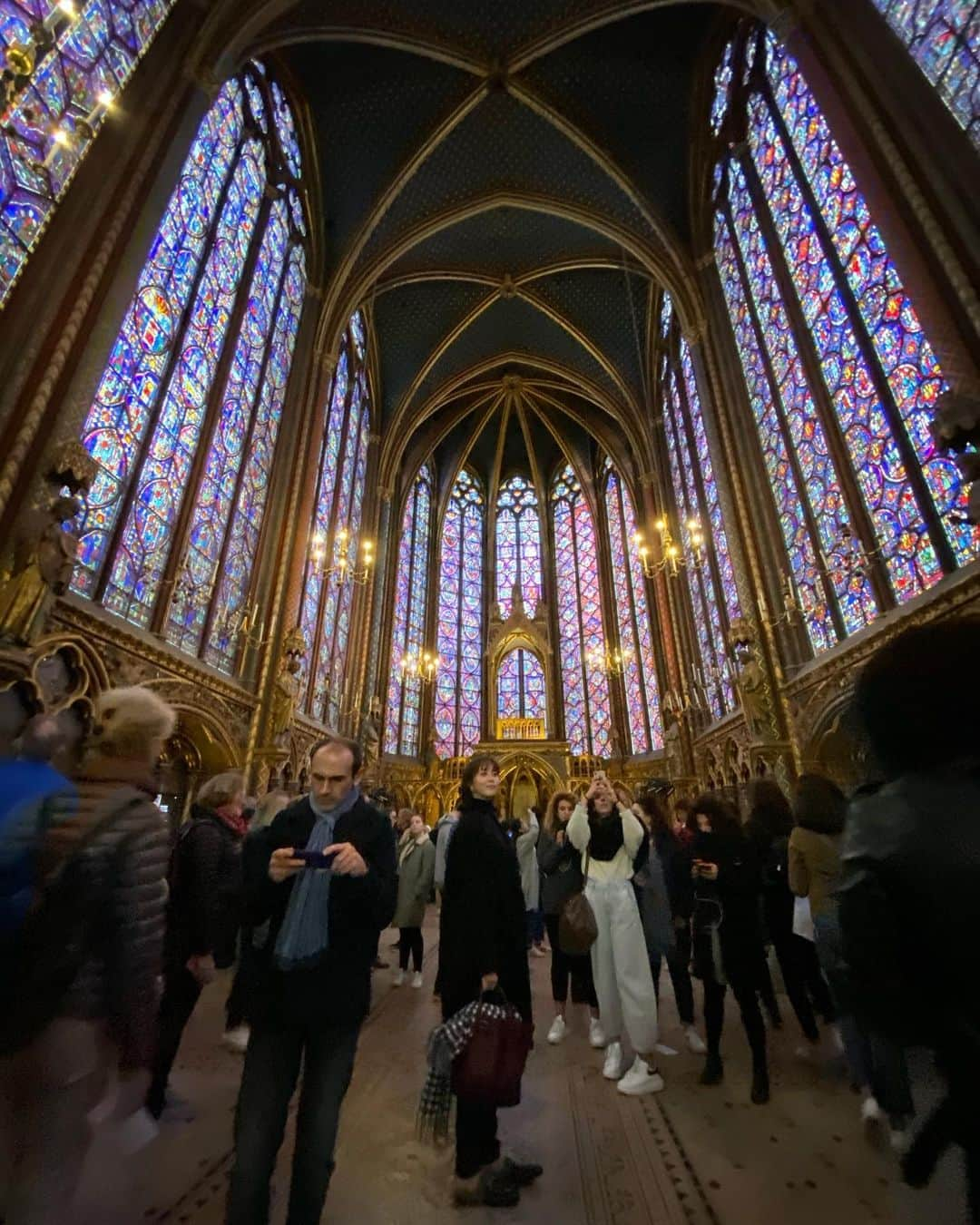 比嘉愛未さんのインスタグラム写真 - (比嘉愛未Instagram)「サント・シャペル⛪️✨ #Paris #Saintechapelle #stainedglass」10月27日 13時51分 - higa_manami