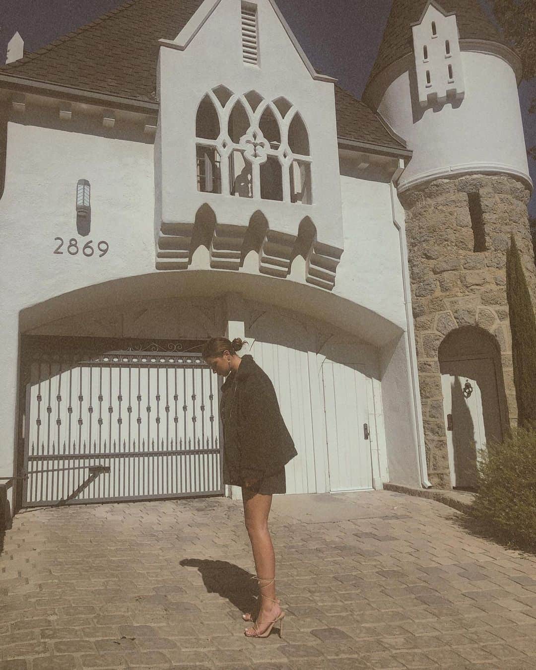 KAYLA SHEAさんのインスタグラム写真 - (KAYLA SHEAInstagram)「🕊 @whitefoxboutique」10月27日 5時43分 - sheisgoldie