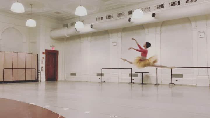 のインスタグラム：「WIP😴😰 Such a pleasure to work with an amazing coach Hilary Cartwright again.  Thank you for sharing your knowledge and love for this beautiful ballet with us.  #SleepingBeauty」