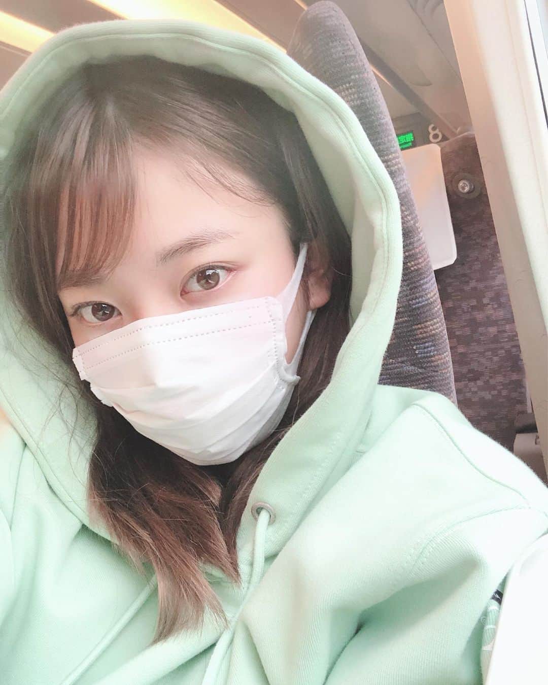 のインスタグラム：「👋」