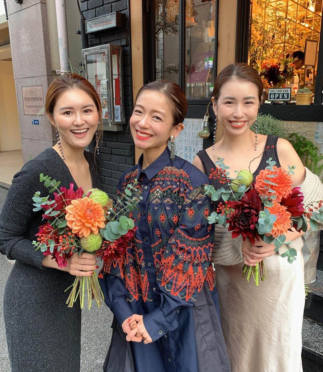 小澤名代さんのインスタグラム写真 小澤名代instagram Parisで修行した美際さんの独自のセンスが大好きで Blair Salonのお花もお願いしてます Migiwa Flower そしていつもお会いして思うのは 内面から美しさが滲み出てるの ほんとね お話ししてても