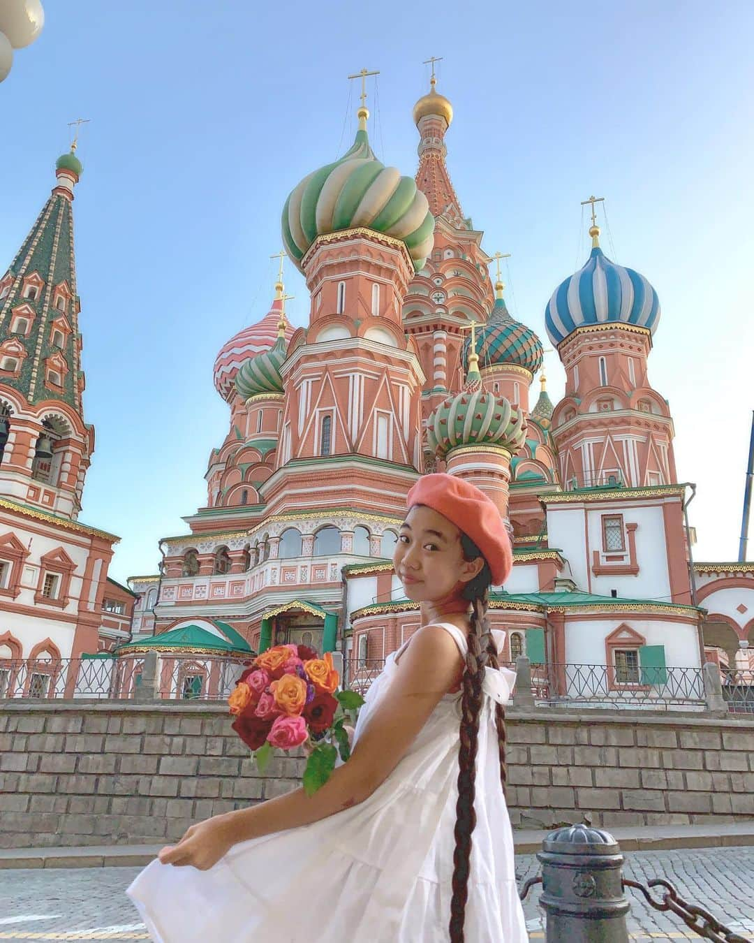 Laraさんのインスタグラム写真 - (LaraInstagram)「. St Basil’s Cathedral ✨ it’s in the red square, and in Russian red also means “beautiful” . モスクワの カラフルな ワシリー寺院✨」10月27日 10時38分 - fa_la_lara