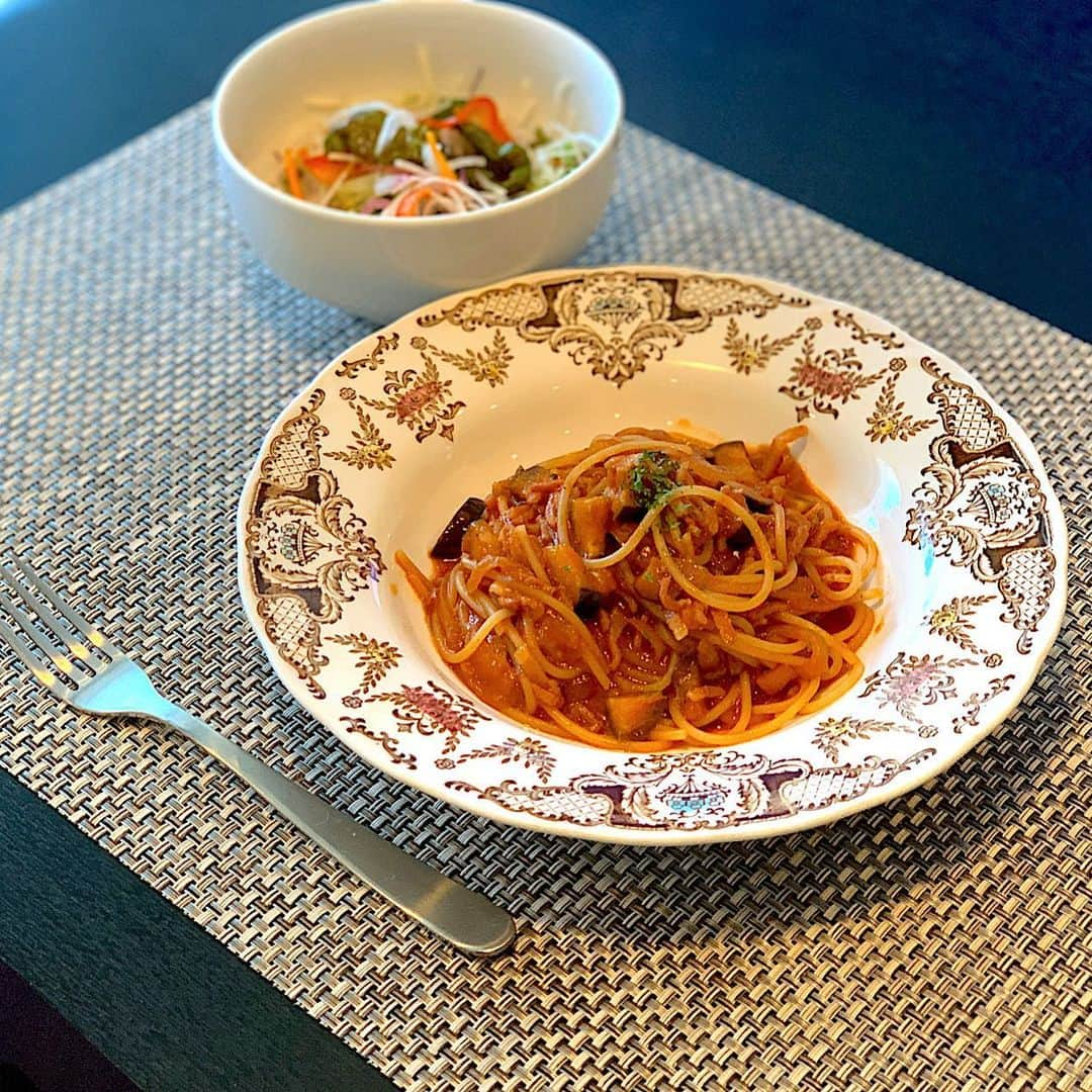 原史奈さんのインスタグラム写真 - (原史奈Instagram)「冷蔵庫の余り物でナポリタン🍝 玉ねぎ、ベーコン、ナスが入ってます #余り物で#ナポリタン#ちゃちゃっと #簡単#美味しい #原史奈#ゴルフ#ゴルフレッスン#ゴルフ女子#ゴルフ男子#ゴルフ大好き#golf#ゴルフウエア#ゴルフコーデ#ゴルフグッズ#ゴルフ動画#ping#ピン#ping女子#gle2#g410#even#archivio#cuartounited」10月27日 10時44分 - fuminahara