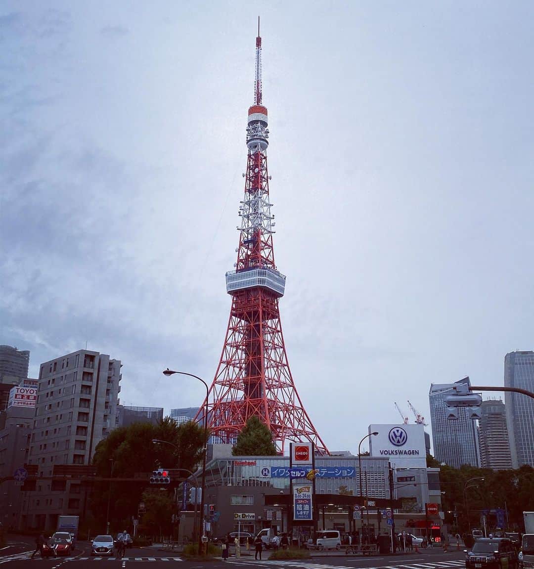 野本かりあのインスタグラム：「東京は昼の11時🗼」