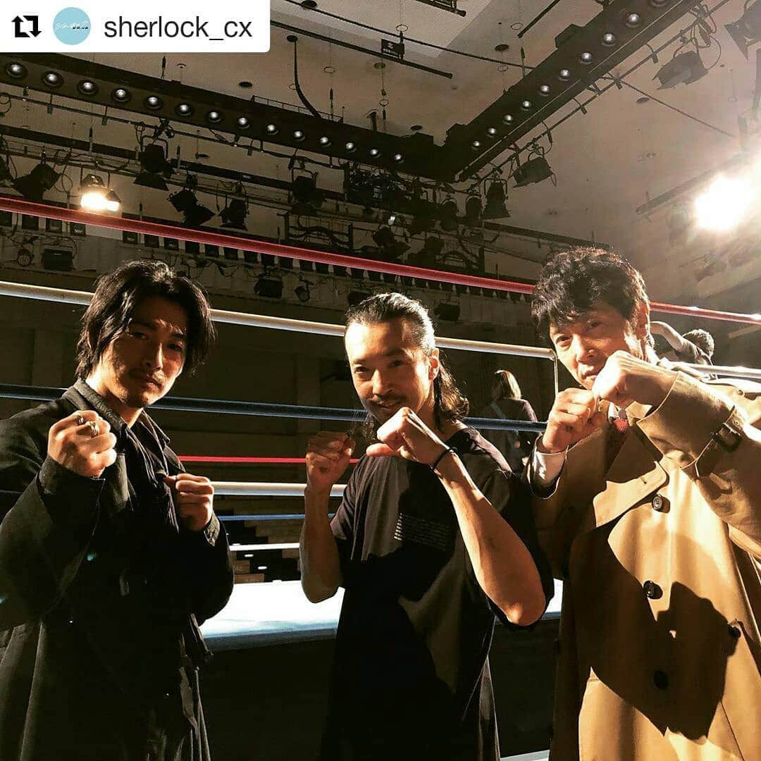 岡山放送さんのインスタグラム写真 - (岡山放送Instagram)「#Repost @sherlock_cx (@get_repost) ・・・ 🎬#シャーロック  #10月28日放送の4話 まであと2日✨ @後楽園ホール #ディーンフジオカ  さん #佐々木蔵之介 さんの2ショットに #金子ノブアキ さんも参戦✨ 3ショット頂きました📸  皆さま月曜日まであともう少し待ってて下さいね🤗  #月曜よる9時 #フジテレビ #ボクシング #4話は28日 #後楽園ホール  #ゴングの音が聞こえてきそう #ファイティングポーズ  #フジテレビ系列FNS#8ch#OHK#岡山放送」10月27日 11時00分 - ohk_official