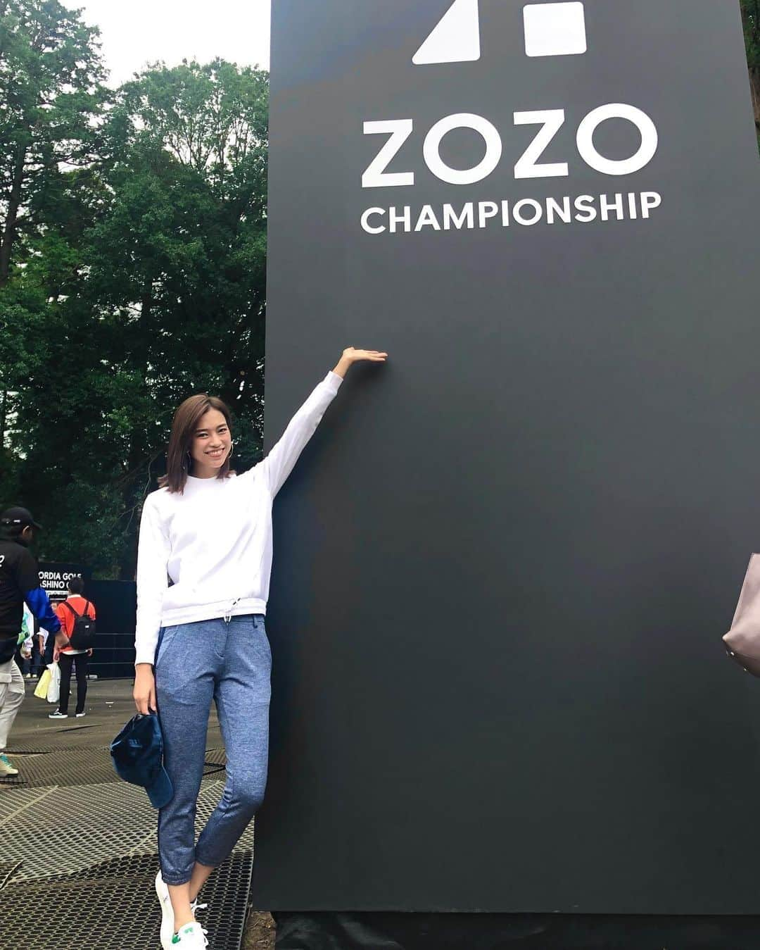 紺野ゆりさんのインスタグラム写真 - (紺野ゆりInstagram)「来ましたーーー❤ ZOZO CHAMPIONSHIP⛳️✨ 私がモデルさせて頂いてる、 アディクロスを着て観戦中♡ 私服にもゴルフウェアにもなるから大活躍😘 今、松山英樹プロとタイガーウッズを待ち構えています☆ 楽しみ🥰🥰🥰 * * #zozochampionship #習志野カントリークラブ #アディクロス#adidasgolf #タイガーウッズ#松山英樹」10月27日 11時16分 - yuri_konno_official