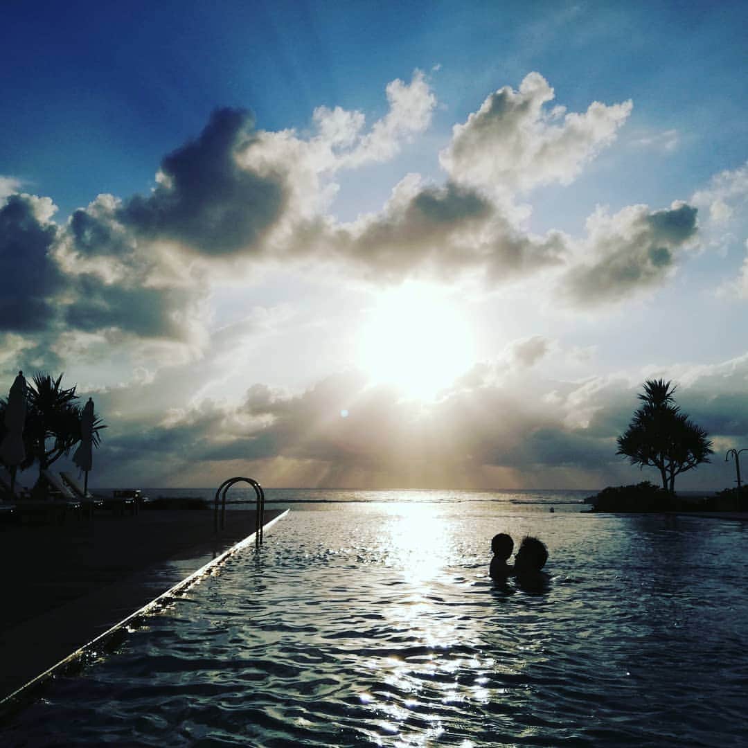 青柳愛さんのインスタグラム写真 - (青柳愛Instagram)「久米島 今年は久米島マラソンの時期に来ました。 来年は走ろうかな🏃 島風浴びて、ゆったりできました。」10月27日 12時05分 - aoyagiakayagi