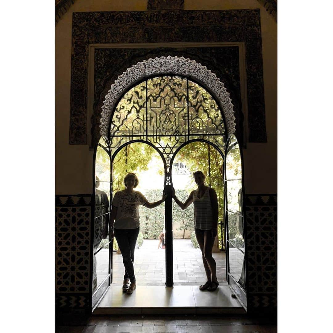 ダフネ・シパーズさんのインスタグラム写真 - (ダフネ・シパーズInstagram)「The beautiful “Real Alcazar” as last visiting spot in #Sevilla! Such a perfect place to spend my last holiday: delicious food, amazing city and much fun together with my mum and sis 😍🍸🔆 #downtimewhenirun」10月27日 23時16分 - dafne_schippers