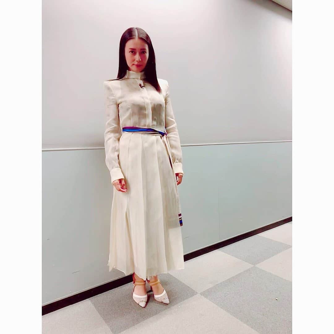 柴咲コウのインスタグラム：「遅ればせながらA-studioご覧頂きありがとうございました😊 鶴瓶さんたちが大切な友人たちの取材をしてくださり、ムロさん、陶芸家の林ご夫妻、八木早希ちゃんまで…  そして、 最近のライフスタイル、 ついに、ぬか床を始めました✨  @astudio_tbs  @shofukuteitsurube @murotsuyoshi0123  @sakiyagi  @yuka.hayashi12  #lifestyle #生活 #ぬか床 #nuka #lifetheko #こうつくる #乳酸菌 #漬物生活」