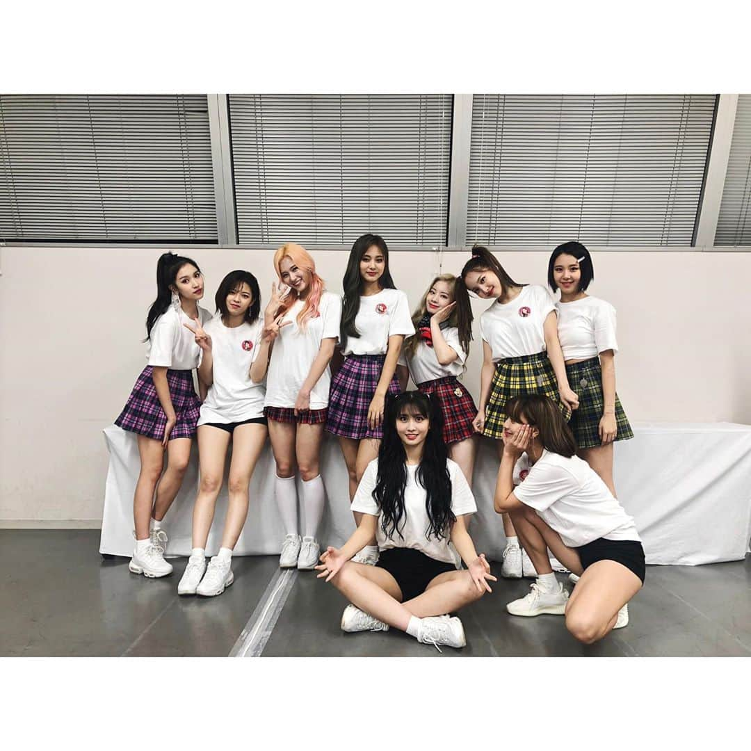 TWICE JAPANさんのインスタグラム写真 - (TWICE JAPANInstagram)「TWICE WORLD TOUR 2019 ‘TWICELIGHTS’ IN JAPAN@幕張初日！TWICEとONCEが一緒にキラキラに輝いた初日でした🌟 ONCEがいて今日も特別な日になりました！ありがとうございます！  #TWICE #TWICEWORLDTOUR2019 #TWICELIGHTS」10月27日 21時58分 - jypetwice_japan