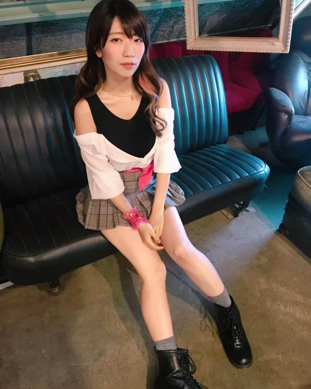 ぱいぱいでか美のインスタグラム：「APOKALIPPPSでの新衣装！ お姉さんなので露出を担当している(?) ꙳ #APOKALIPPPS #ぱいぱいでか美 #西井万理那 #ZOC #宇佐蔵べに #avandoned #仲瀬みあら #kakekomidela #ゑりかちゃんべいびー  #平野友里 #あいうえまし子 ꙳ ソロでのお仕事やライブと並行して APOKALIPPPSというグループ活動もしているのですが ゆり丸とまし子ちゃんが加入して新体制になりました！ そして衣装も新しくなりました。 一人だけギャルだな。笑 明日が新体制&新衣装での初ライブ！ ぜひ来てください。」