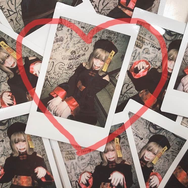 しふぉんのインスタグラム：「❤️」