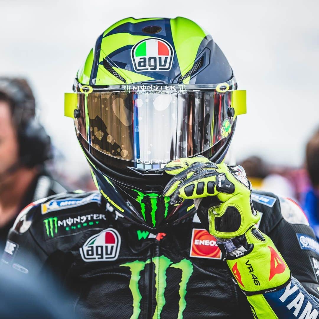 OAKLEYさんのインスタグラム写真 - (OAKLEYInstagram)「See a legend. ➡️➡️➡️ #Rossi400 #OneObsession #AustralianGP」10月27日 14時23分 - oakley