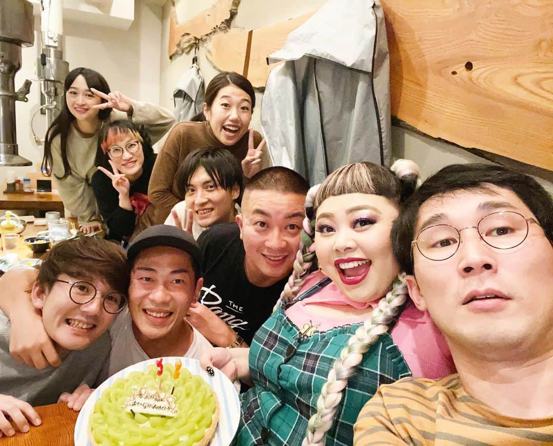小川暖奈のインスタグラム：「先日の直美さんのお誕生日会〜！！ 毎年お祝い出来て嬉しいです！☺️ 直美さん、おめでとうございます！！！🎂🥳❤️」