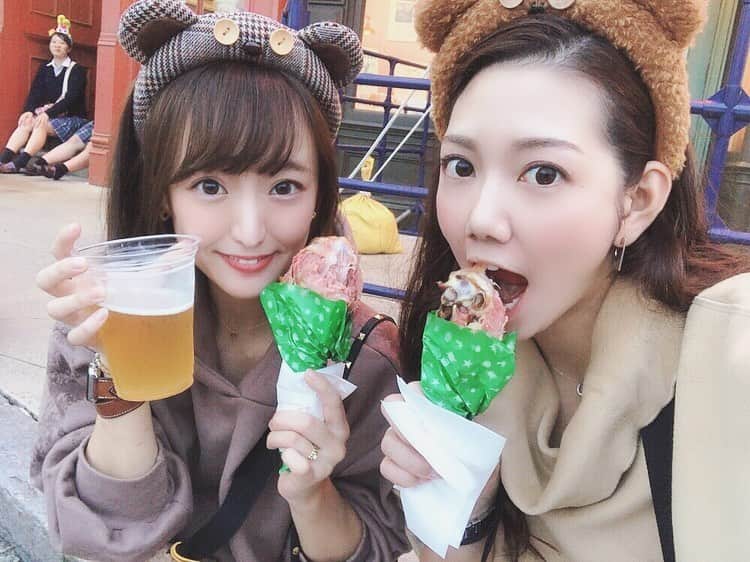 東なつ紀のインスタグラム：「この間れーかとユニバ行った時の🍻🍖🧸🍔 楽しかった！次はディズニーやな🐭🏰 #くまさん #テッドじゃなくてなんやっけ #忘れた笑笑 #ユニバ #クマコーデ #ハロウィン」