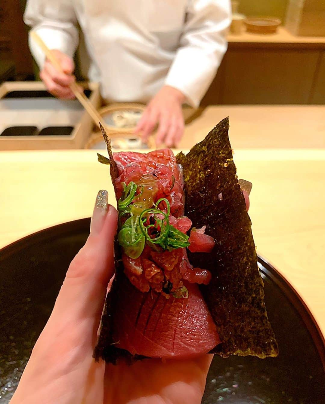 百合華さんのインスタグラム写真 - (百合華Instagram)「ミシュラン二つ星の和食割烹『祇園 又吉』にて贅沢な秋のディナーコースの締め御飯タイム✨﻿ ﻿ 大好物な本鮪ちゃんはお口の中でとろけちゃいました🥰﻿ ﻿ イクラで見えなくなっている濃厚卵黄は釜で炊かれたふっくら御飯にかけて食べます🍚﻿ ﻿ 絶品卵かけご飯過ぎて安定のお代わりww❤️﻿ ﻿ #京都﻿ #東山区﻿ #祇園﻿ #花見小路﻿ #ミシュラン二つ星﻿ #祇園又吉﻿ #京懐石﻿ #和食割烹﻿ #割烹料理﻿ #ディナーコース﻿ #秋の旬﻿ #繊細なお味 ﻿ #上品なお味 ﻿ #逸品﻿ #濃厚卵かけご飯﻿ #卵かけご飯﻿ #美食﻿ #美食家」10月27日 14時52分 - yurika.lovelily