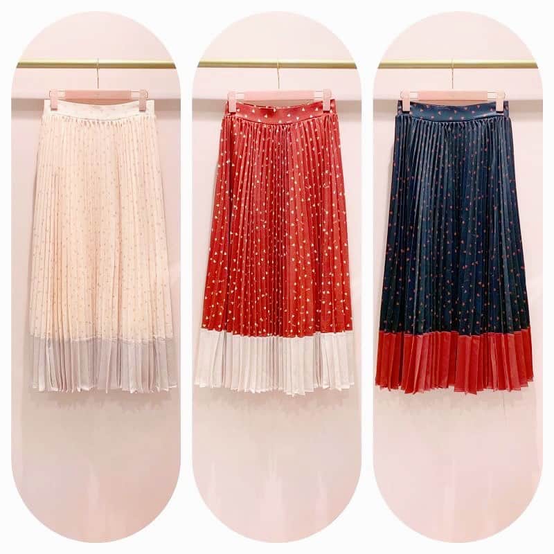 lilLillyさんのインスタグラム写真 - (lilLillyInstagram)「❤︎New Arrival❤︎ . ハートプリントロングスカート color BEIGE/RED/BLACK size S/M ¥18,800 + tax . #lilLilly #lilLillytokyo #lillillyshinjuku」10月27日 15時02分 - lillilly_official