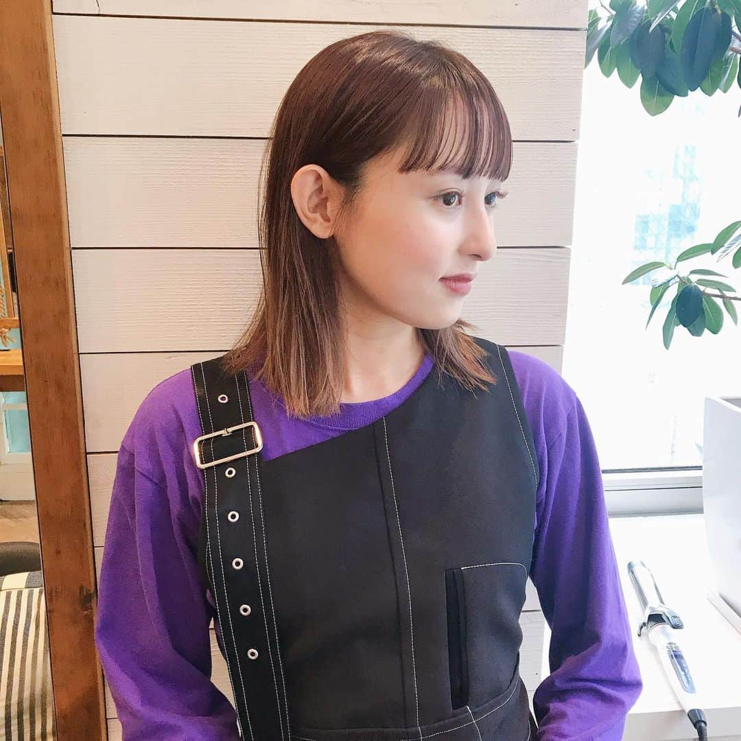 金子真由美さんのインスタグラム写真 - (金子真由美Instagram)「* hair cut * ブラントなカットライン可愛い😍 いつもありがとう💚💚 * #かねこアレンジ #ヘアカット #切りっぱなし #ブラントカット #ミディアムヘア #切りっぱなしロブ #ワンレン」10月27日 15時19分 - kanekomayumi12