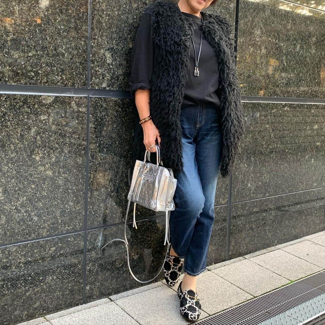 liiiiche23のインスタグラム：「・ ・ ついでに初登場の母コーデ🧸❤️ 私の専属スタイリスト🥺w ・ ・ #code #coordinate #fashion #ootd #outfit #outfitoftheday #dailylook #dailylook_jp #dailylook_japan #instafashion #unitedarrows #ユナイテッドアローズ #dholic #redcarddenim #redcard #レッドカードデニム #denim #gucci #guccishoes #グッチ #balenciaga #balenciagabag #バレンシアガ #hermes #エルメス」