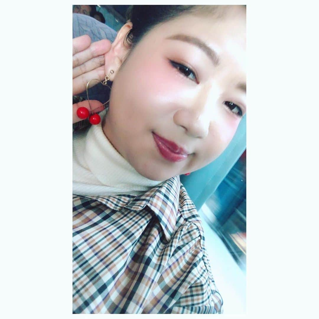 馬場園梓さんのインスタグラム写真 - (馬場園梓Instagram)「へい♪  つい先日 カンテレ「フォトぶら♪」 のロケに行かせていただいたときのお衣装を ルン♪  させてもらいます☺︎！ ワンピース→KOSE  他　スタイリストさん私物です。  フォトぶら♪は 毎週土曜日 夕方6時30分から放送！  今回も かなりオススメのスポットばかりでした˚✧₊ なにとぞ よろしくお願い申し上げます。  ルン♪  #yeah #happy #ktv #カンテレ #フォトぶら #烏丸 #京都 #グルメ #最高 #街ブラ #遠足 #球体 #ご機嫌 #ルン♪」10月27日 15時48分 - babazonoazusa