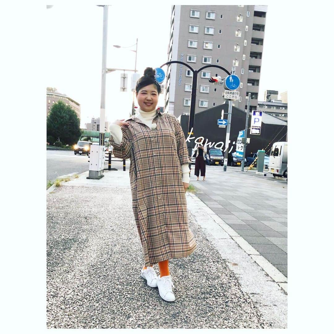 馬場園梓さんのインスタグラム写真 - (馬場園梓Instagram)「へい♪  つい先日 カンテレ「フォトぶら♪」 のロケに行かせていただいたときのお衣装を ルン♪  させてもらいます☺︎！ ワンピース→KOSE  他　スタイリストさん私物です。  フォトぶら♪は 毎週土曜日 夕方6時30分から放送！  今回も かなりオススメのスポットばかりでした˚✧₊ なにとぞ よろしくお願い申し上げます。  ルン♪  #yeah #happy #ktv #カンテレ #フォトぶら #烏丸 #京都 #グルメ #最高 #街ブラ #遠足 #球体 #ご機嫌 #ルン♪」10月27日 15時48分 - babazonoazusa