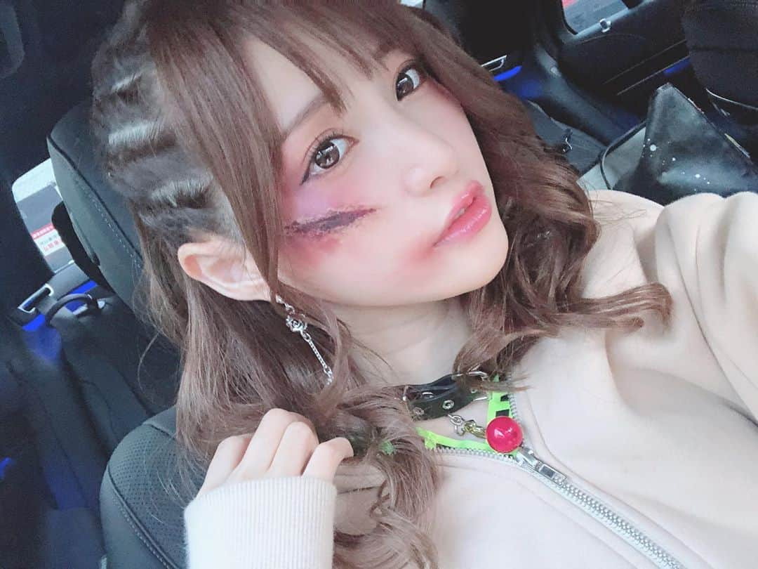 天使もえさんのインスタグラム写真 - (天使もえInstagram)「ゾンビになっても、愛してくれる？  #halloween #zombiemakeup #傷メイク #ゾンビメイク #ハロウィン #渋谷 #LIVE」10月27日 15時56分 - amatsuka.moe