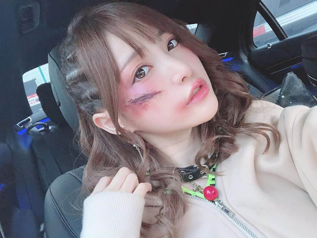 天使もえさんのインスタグラム写真 - (天使もえInstagram)「ゾンビになっても、愛してくれる？  #halloween #zombiemakeup #傷メイク #ゾンビメイク #ハロウィン #渋谷 #LIVE」10月27日 15時56分 - amatsuka.moe