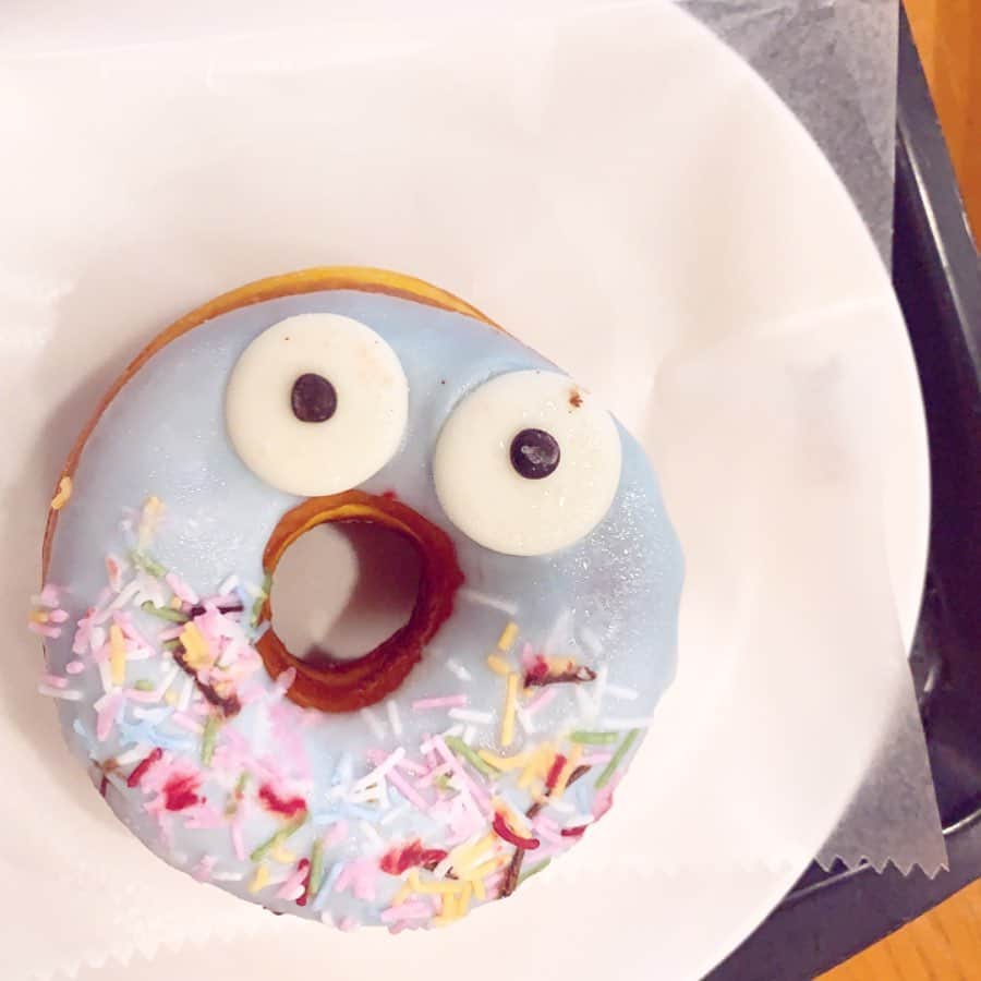 長谷川萌美さんのインスタグラム写真 - (長谷川萌美Instagram)「. . ドーナツ好きな最近🍩 . 季節毎のドーナツが可愛い♡ 形も絵も大胆に遊べるもんね ちなみに猫のドーナツには 栗ソースが入っていました🌰💗 . それと写真のパクチー麻婆豆腐がめちゃくちゃ美味しかったです💕パクチーも大好き . 対バン写真も載せます♪夏の衣装の時です .  #ドーナツ #donuts #パクチー #phakchi #麻婆豆腐 #対バン #live #先月最後の #夏 #衣装 #など #この時はまだ少し暑かった #萌服 #長谷川萌美」10月27日 16時15分 - moemi_hasegawa