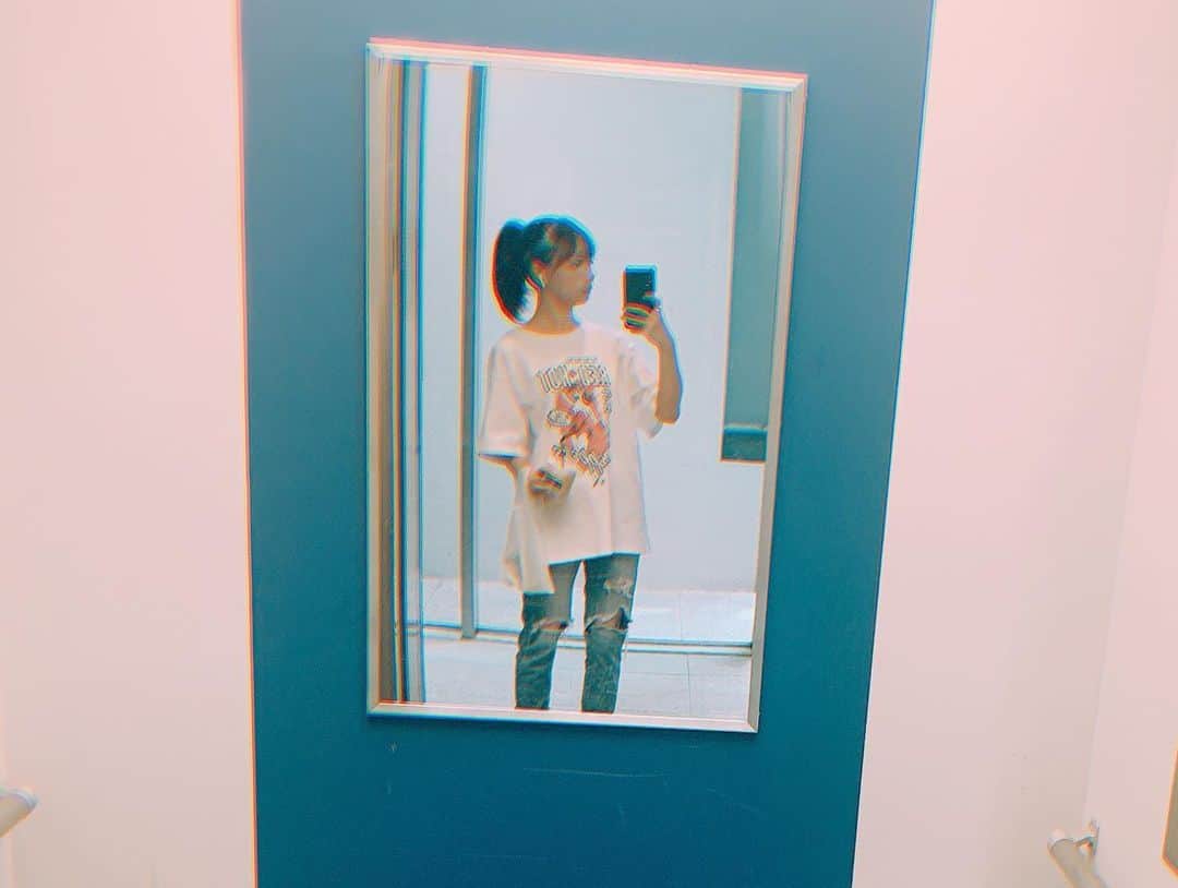 長谷川萌美さんのインスタグラム写真 - (長谷川萌美Instagram)「. . 少し前のあれこれを前の投稿から載せています . #showroom や #fmport 「GOLDEN SOUNDay♪」の収録 無くなってしまった京都の円山コンサートのフライヤーも 残しておこう。 . 最後の写真は生写真撮影の飾り付け途中経過の写真🎃👻❤️ .  #ビタスイ #goldensounday #生写真 #halloween #ハロウィン #完売」10月27日 16時26分 - moemi_hasegawa