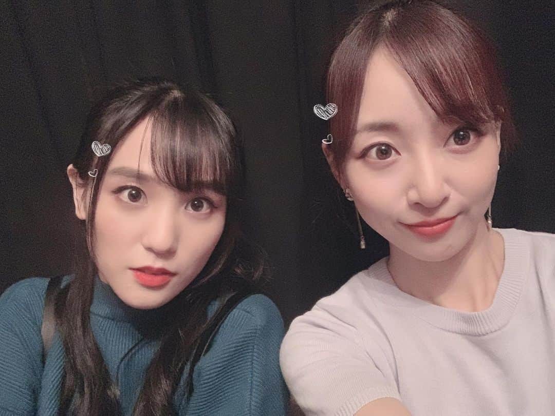 長谷川萌美さんのインスタグラム写真 - (長谷川萌美Instagram)「. . そして今月は #ビタスイ 大阪ライブ🎤🎹🎸でした！ . こうして大阪でライブ開催するのは二年振りでした！自作曲も沢山歌いオリジナル曲で盛り上がったりと楽しかったです❤️大阪に集まってくださった皆さん！アコースティックも立ち上がっての手拍子やお声も楽しかったです！！また一緒にライブしまししょう！♪♫♪♫ありがとうございました！ . #lovelys のおふたりと♡ 沢山笑ったなぁ。そういえば私と同じヘアアイロン注文してくださってたけど大丈夫だったかな☺︎ またご一緒したいです💕ありがとうございました！ . #前田のみたらし団子 #🍡 #💗 #live #大阪」10月27日 16時47分 - moemi_hasegawa