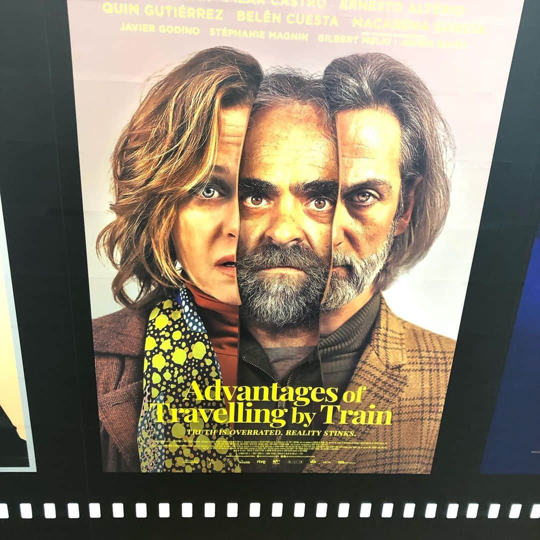 いとうせいこうのインスタグラム：「東京国際映画祭のポスターをみうらさんに写メ。宝誌和尚に間違いないと結論された。」