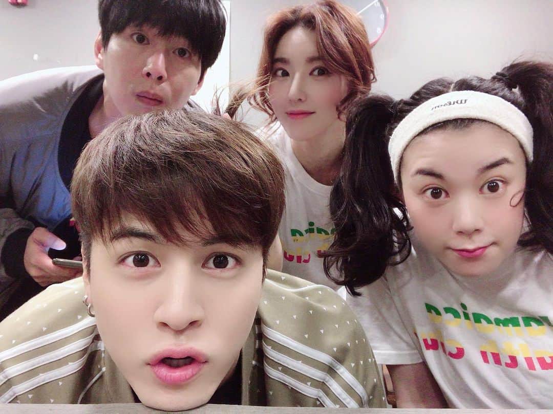 サンミンのインスタグラム：「일요일은 자메이카 헬스클럽과 함께! 가즈아~야만!」