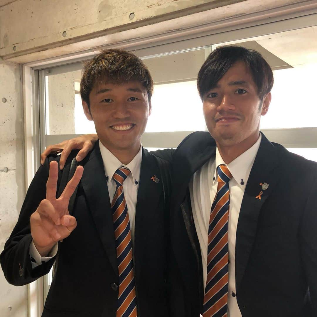 大宮アルディージャさんのインスタグラム写真 - (大宮アルディージャInstagram)「2点目を決めた #8茨田 、1点目を決めた #22フアンマ の笑顔🤗 「僕はいいです」的な反応だった #5俊輝 も📸 全員でつかんだ勝利です🐿 . #ardija #大宮アルディージャ #Jリーグ #121パーセント #ORANGE #琉球_大宮 #寝ても大宮」10月27日 17時14分 - omiya.ardija