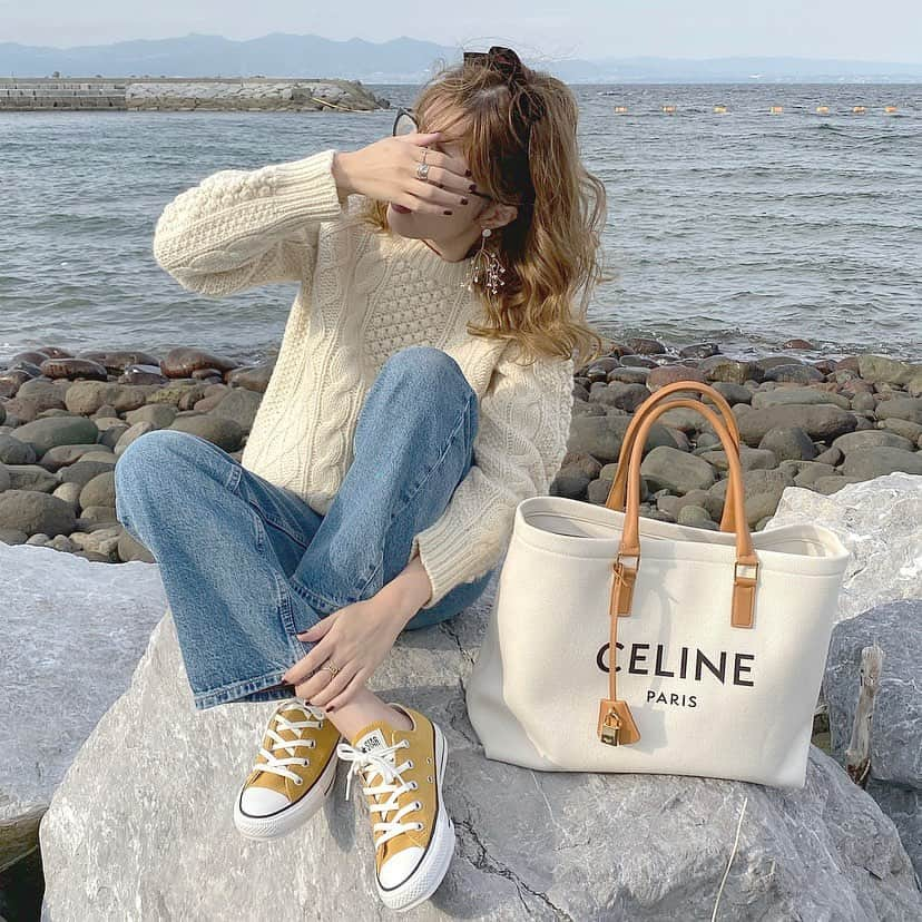 Maiさんのインスタグラム写真 - (MaiInstagram)「#ootd #ニット #denim #zara #converse #コンバース #celine #celinebag #セリーヌ #セリーヌバッグ コーディネートの詳細はブログに書いてます💫💫」10月27日 17時23分 - maimaimai1016