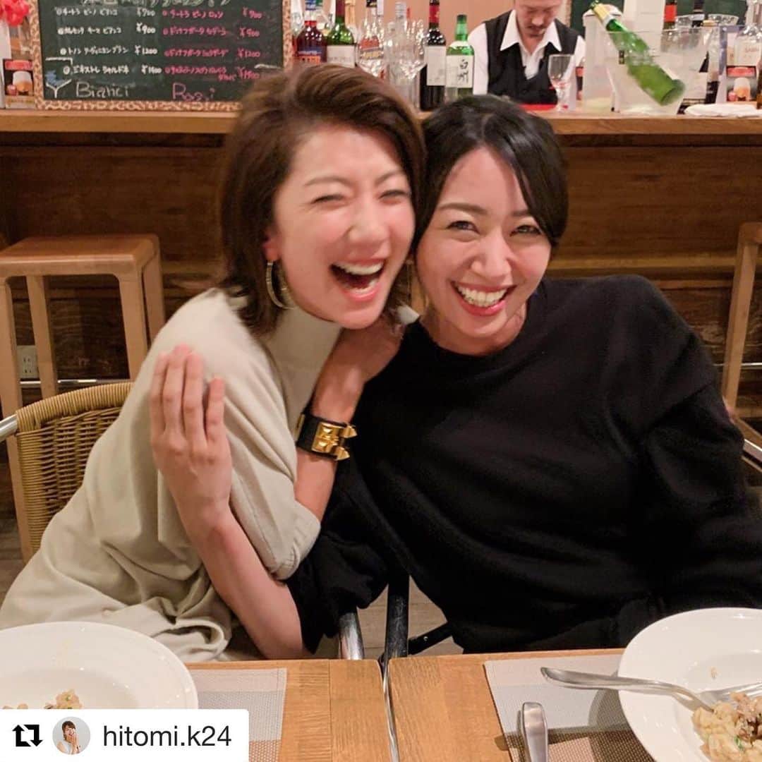 坂田陽子さんのインスタグラム写真 - (坂田陽子Instagram)「私が後輩　@hitomi.k24 を大好きなのか、後輩が私を好き過ぎるのか？なんだこのイチャイチャ感😂 ・ サンフランシスコに会いに行っちゃった位だから、私の負けかな笑？ ・ ・ #大好きな後輩　#おかえり #いつも笑ってる #妹みたいだけど #お酒は勝てません　#酒豪 #サンフランシスコ #朝まで語ったナパバレー #香山あの後また飲み行ったってよ」10月27日 17時31分 - yokosakata