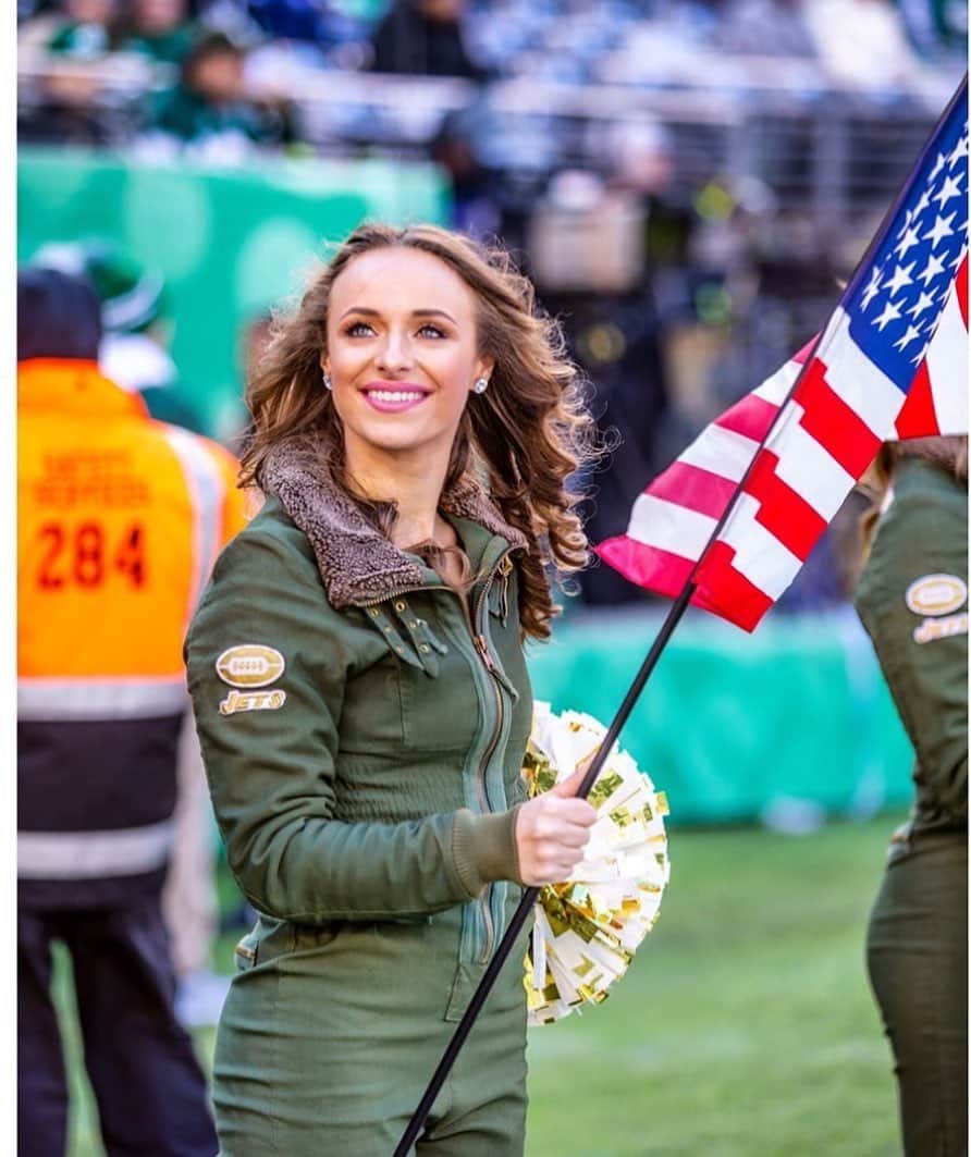 のインスタグラム：「Happy Game Day! Who is going to be at our next home game on November 10th for Salute to Service?!」