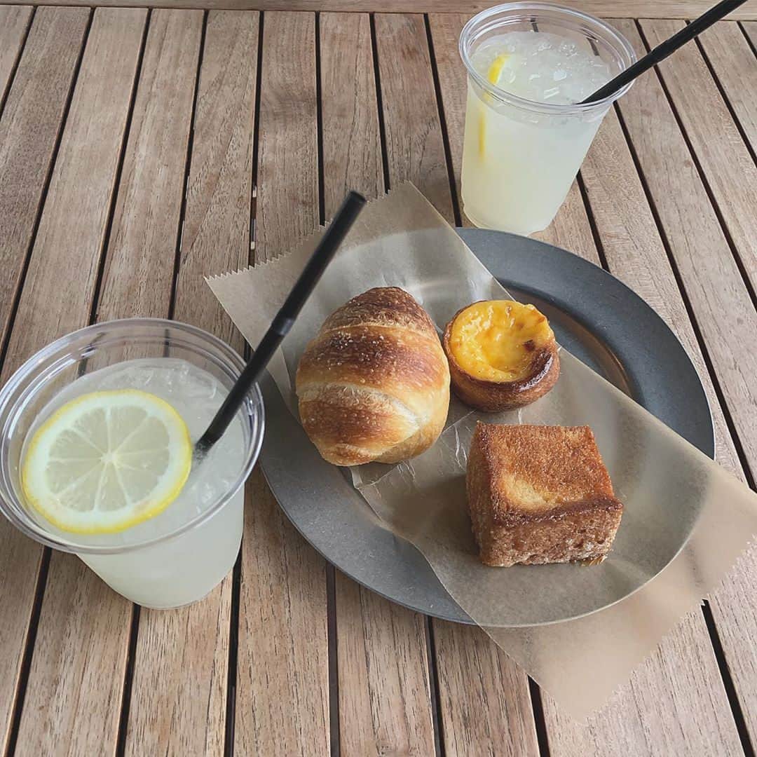 RiLiさんのインスタグラム写真 - (RiLiInstagram)「おいしいモーニングを🙊💘【No.4】🍞🍨 ..... 東京・麹町駅からすぐ近くにある【No.4（ナンバーフォー）】はおいしいモーニングが食べられると人気のカフェ🌷🌷朝ごはんにぴったりなモーニングメニューがたくさんあるよ💘 その中でも人気なのがフレンチトースト❣塩入りのホイップクリームにあまーいトーストの甘じょっぱい組み合わせが女の子たちをトリコにしてるみたい🐰🐾 ランチやディナーも違った雰囲気で楽しめるところも魅力の一つ👀💕ちょっぴり早起きして贅沢な朝食を味わいに行ってみては…？？🌛💒 ❣ ❣ ❣ ❣ ❣ サイトやSNSで掲載させていただくお写真募集中😘📸 かわいいコーデやアイテム、注目スポットなどが撮れたら、ハッシュタグ→#rili_tokyo  を付けて投稿❗ ． Special Thanks💋 Photo by @na__pe.02 @__tkm.218 @f__moon27 @t_5006.eiffel @hinako_3jsb @mi.saki_1009 ． #秋 #秋コーデ #no4 #ナンバー4  #フレンチトースト #morningcafe #朝ごはん #カフェモーニング #モーニング #朝活カフェ #くすみカラーコーデ #消えそうな色コーデ  #ブラウンコーデ #ベージュコーデ  #ワントーンコーデ #シンプルコーデ  #カジュアルコーデ #ガーリーコーデ #置き画 #置き画くら部 #今日のコーデ #コーデ #コーディネート #RiLi  #おしゃれさんと繋がりたい #お洒落さんと繋がりたい #ファッション #패션스타그램 #ootd」10月27日 18時02分 - rili.tokyo