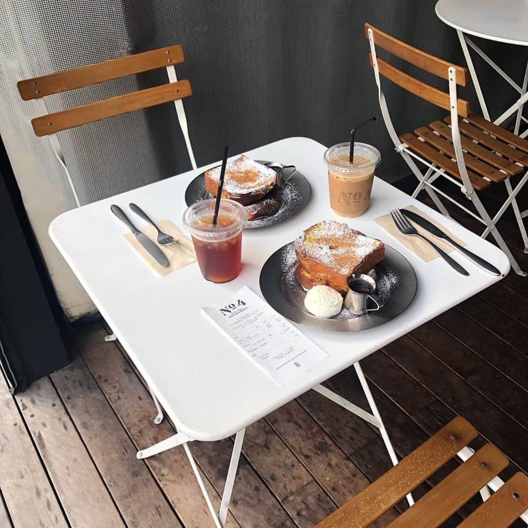 RiLiさんのインスタグラム写真 - (RiLiInstagram)「おいしいモーニングを🙊💘【No.4】🍞🍨 ..... 東京・麹町駅からすぐ近くにある【No.4（ナンバーフォー）】はおいしいモーニングが食べられると人気のカフェ🌷🌷朝ごはんにぴったりなモーニングメニューがたくさんあるよ💘 その中でも人気なのがフレンチトースト❣塩入りのホイップクリームにあまーいトーストの甘じょっぱい組み合わせが女の子たちをトリコにしてるみたい🐰🐾 ランチやディナーも違った雰囲気で楽しめるところも魅力の一つ👀💕ちょっぴり早起きして贅沢な朝食を味わいに行ってみては…？？🌛💒 ❣ ❣ ❣ ❣ ❣ サイトやSNSで掲載させていただくお写真募集中😘📸 かわいいコーデやアイテム、注目スポットなどが撮れたら、ハッシュタグ→#rili_tokyo  を付けて投稿❗ ． Special Thanks💋 Photo by @na__pe.02 @__tkm.218 @f__moon27 @t_5006.eiffel @hinako_3jsb @mi.saki_1009 ． #秋 #秋コーデ #no4 #ナンバー4  #フレンチトースト #morningcafe #朝ごはん #カフェモーニング #モーニング #朝活カフェ #くすみカラーコーデ #消えそうな色コーデ  #ブラウンコーデ #ベージュコーデ  #ワントーンコーデ #シンプルコーデ  #カジュアルコーデ #ガーリーコーデ #置き画 #置き画くら部 #今日のコーデ #コーデ #コーディネート #RiLi  #おしゃれさんと繋がりたい #お洒落さんと繋がりたい #ファッション #패션스타그램 #ootd」10月27日 18時02分 - rili.tokyo