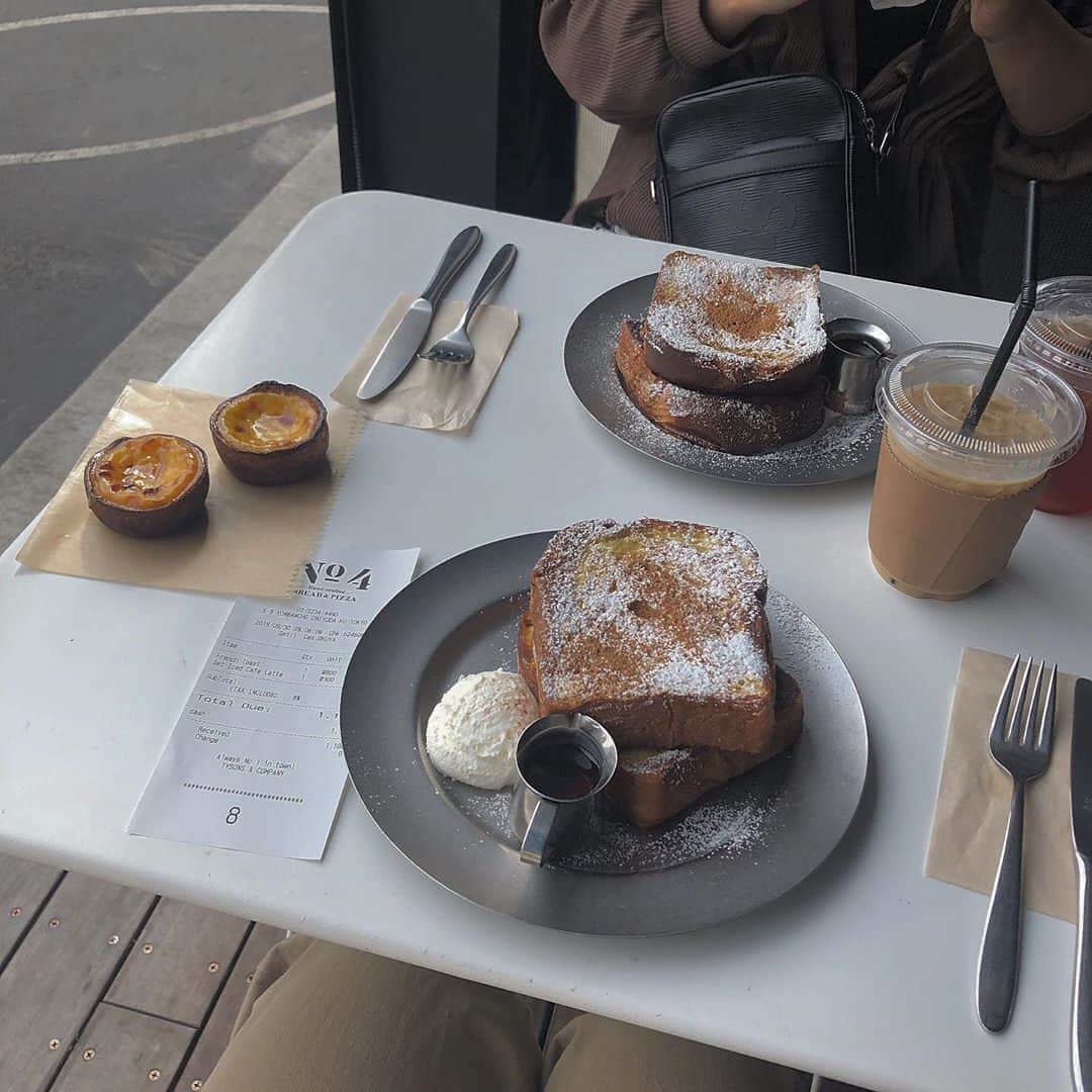 RiLiさんのインスタグラム写真 - (RiLiInstagram)「おいしいモーニングを🙊💘【No.4】🍞🍨 ..... 東京・麹町駅からすぐ近くにある【No.4（ナンバーフォー）】はおいしいモーニングが食べられると人気のカフェ🌷🌷朝ごはんにぴったりなモーニングメニューがたくさんあるよ💘 その中でも人気なのがフレンチトースト❣塩入りのホイップクリームにあまーいトーストの甘じょっぱい組み合わせが女の子たちをトリコにしてるみたい🐰🐾 ランチやディナーも違った雰囲気で楽しめるところも魅力の一つ👀💕ちょっぴり早起きして贅沢な朝食を味わいに行ってみては…？？🌛💒 ❣ ❣ ❣ ❣ ❣ サイトやSNSで掲載させていただくお写真募集中😘📸 かわいいコーデやアイテム、注目スポットなどが撮れたら、ハッシュタグ→#rili_tokyo  を付けて投稿❗ ． Special Thanks💋 Photo by @na__pe.02 @__tkm.218 @f__moon27 @t_5006.eiffel @hinako_3jsb @mi.saki_1009 ． #秋 #秋コーデ #no4 #ナンバー4  #フレンチトースト #morningcafe #朝ごはん #カフェモーニング #モーニング #朝活カフェ #くすみカラーコーデ #消えそうな色コーデ  #ブラウンコーデ #ベージュコーデ  #ワントーンコーデ #シンプルコーデ  #カジュアルコーデ #ガーリーコーデ #置き画 #置き画くら部 #今日のコーデ #コーデ #コーディネート #RiLi  #おしゃれさんと繋がりたい #お洒落さんと繋がりたい #ファッション #패션스타그램 #ootd」10月27日 18時02分 - rili.tokyo